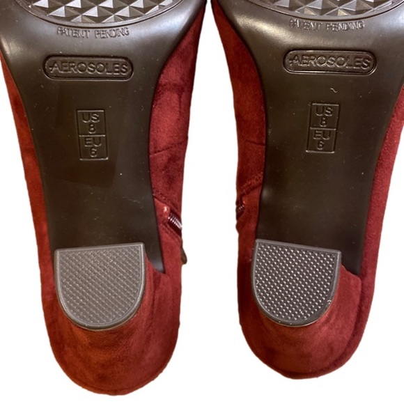 Aerosoles Heelrest Faux Suede Cut Out Bootie Heels Size 8 NWOT - Picture 9 of 9